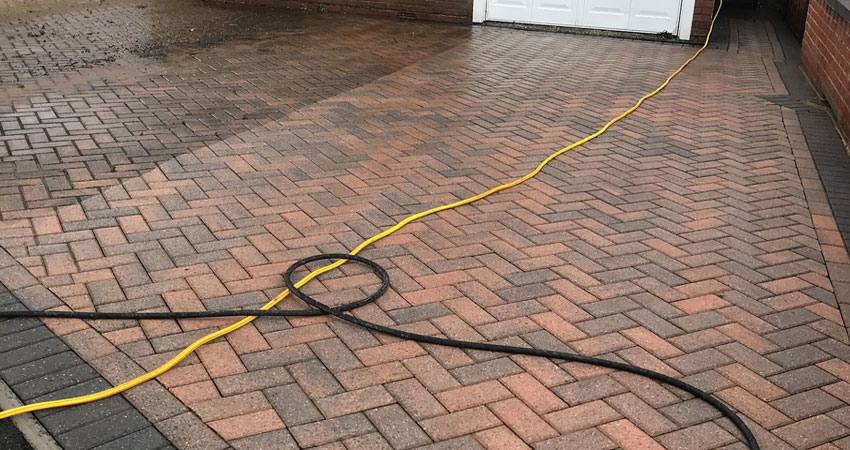 Hallawells Drive and Patio Cleaning